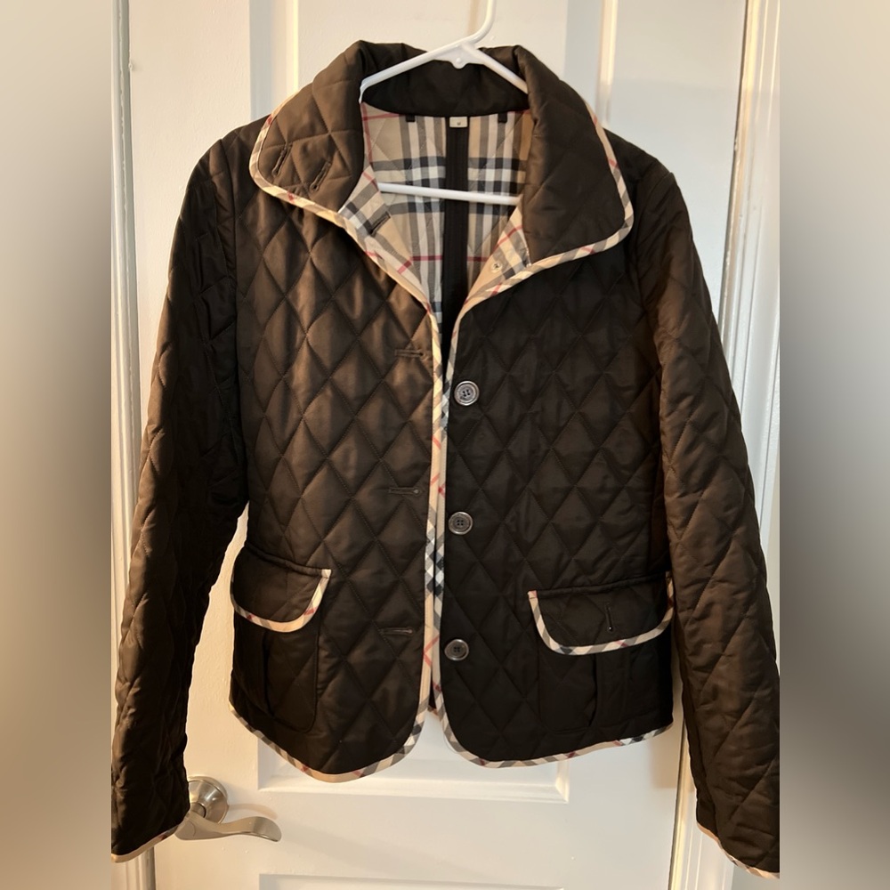 Classic Burberry Quilted Jacket.
Great condition condition, barely worn.